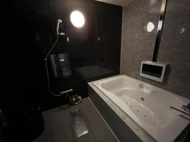 Love hotel ホテル ジェムジェム 十三 (Adults Only) Osaka